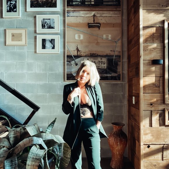 Babaton Power Hip Blazer (green) - Picture 3 of 7